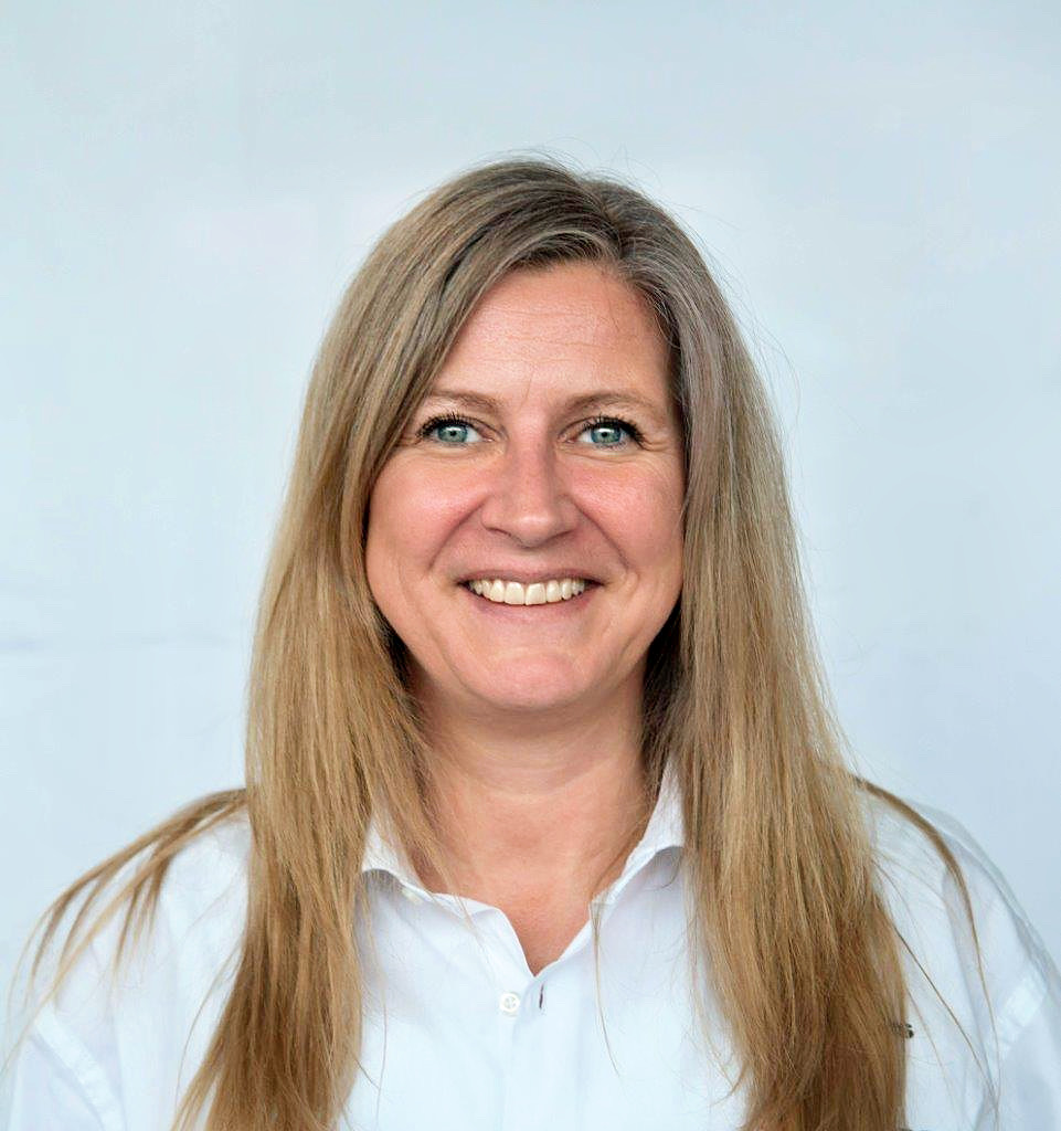 Yvonne Piper ein Bild des Mitarabeiters. Portrait.