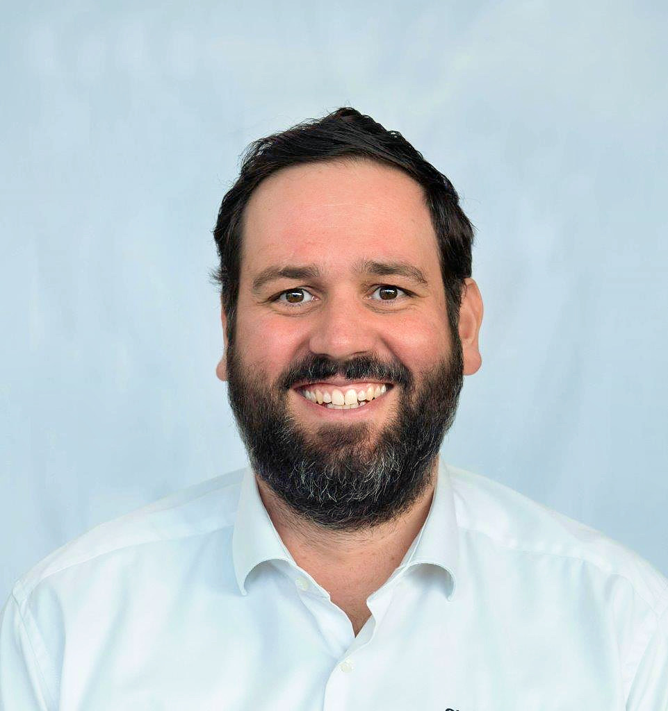 Christopher Mölk ein Bild des Mitarabeiters. Portrait.