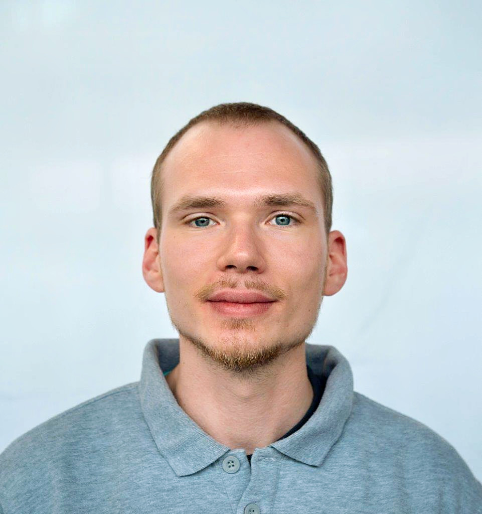 David Hellmich ein Bild des Mitarabeiters. Portrait.
