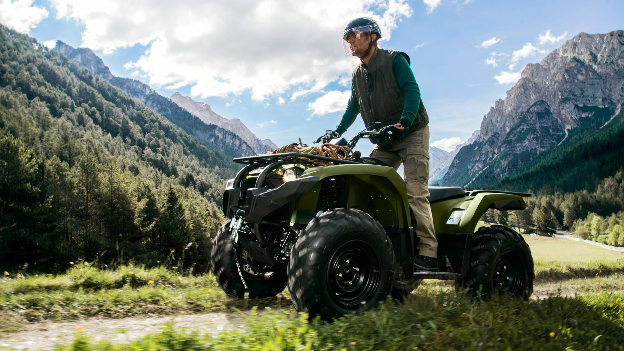 2026-Yamaha-YFM450FWB-EU-Olive_Green-Action-001-03