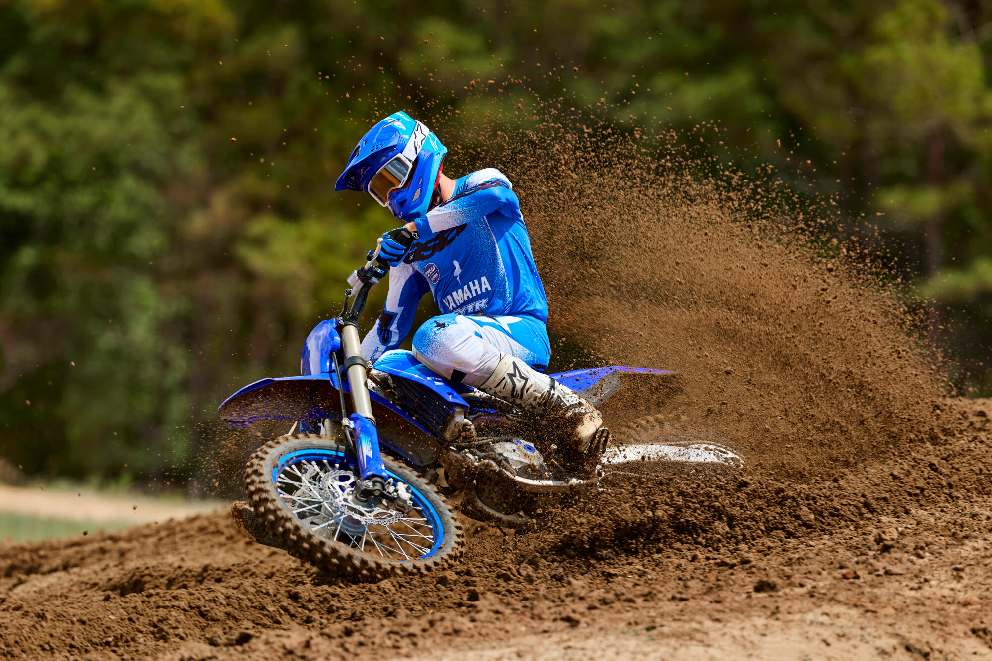 2027-Yamaha-YZ450F-EU-Icon_Blue-Action-001-03